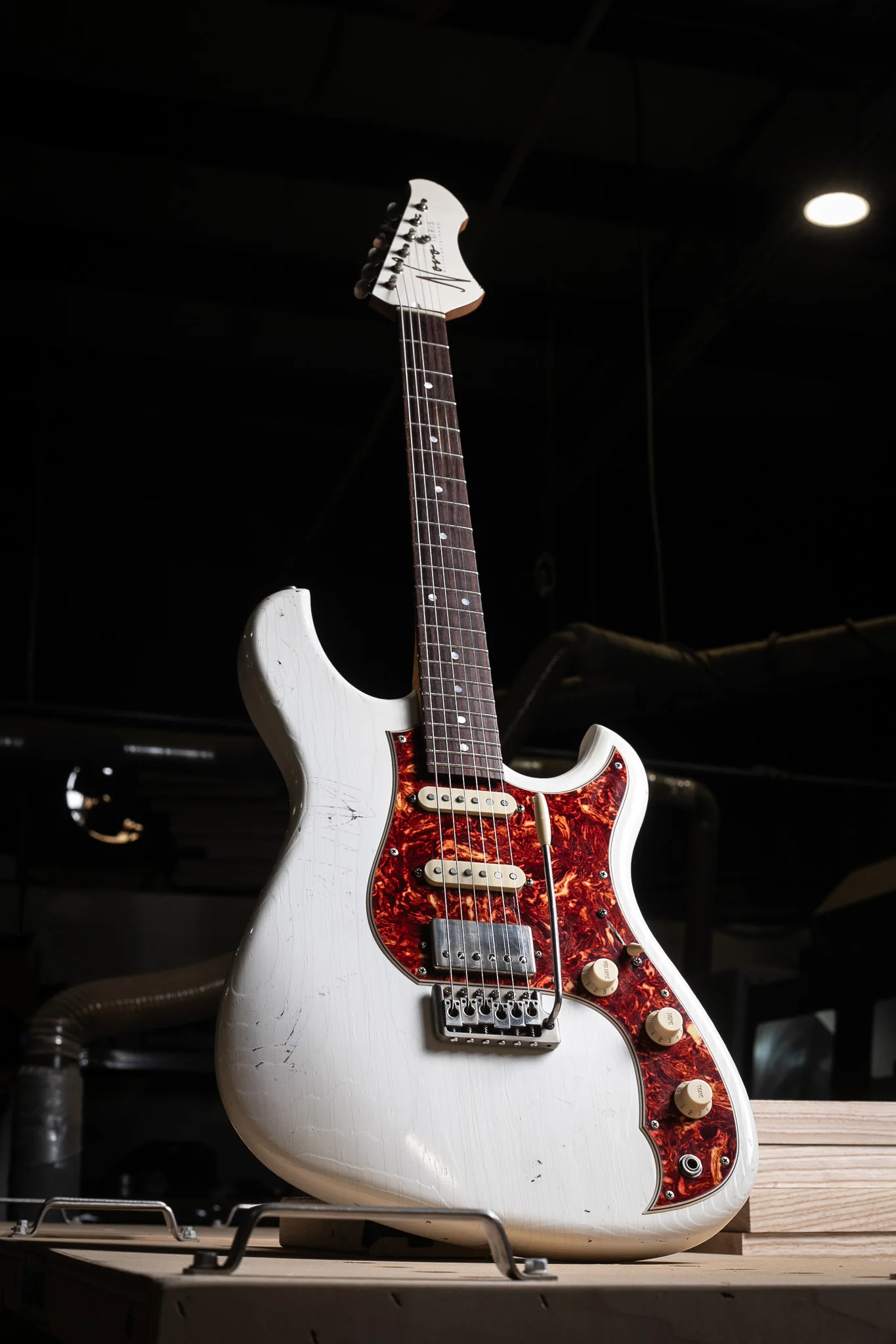 Novo Idris HSS in Olympic White - Image 2