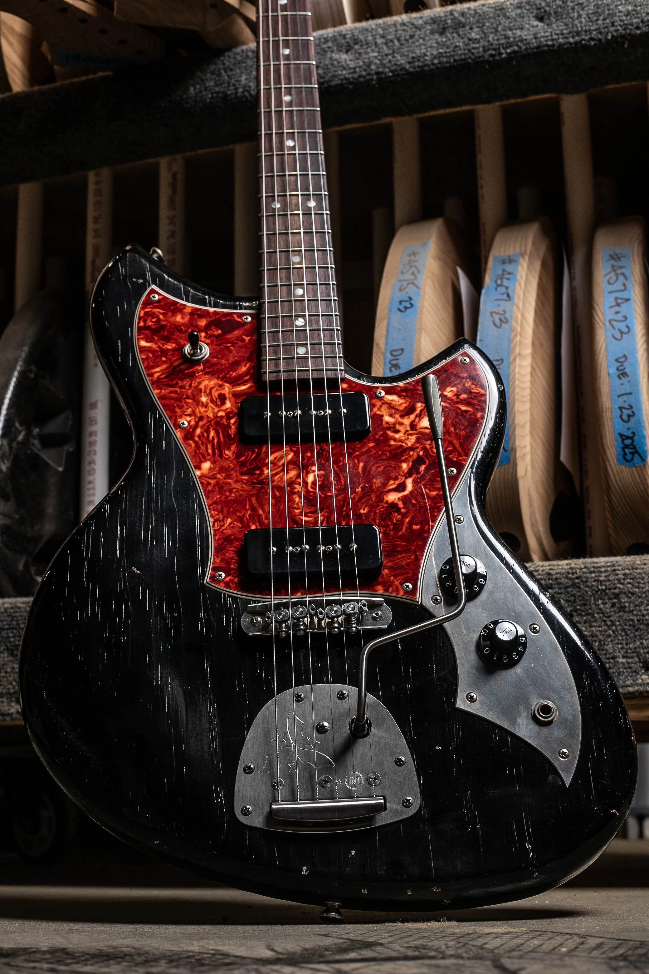 Novo Serus J in Bull Black