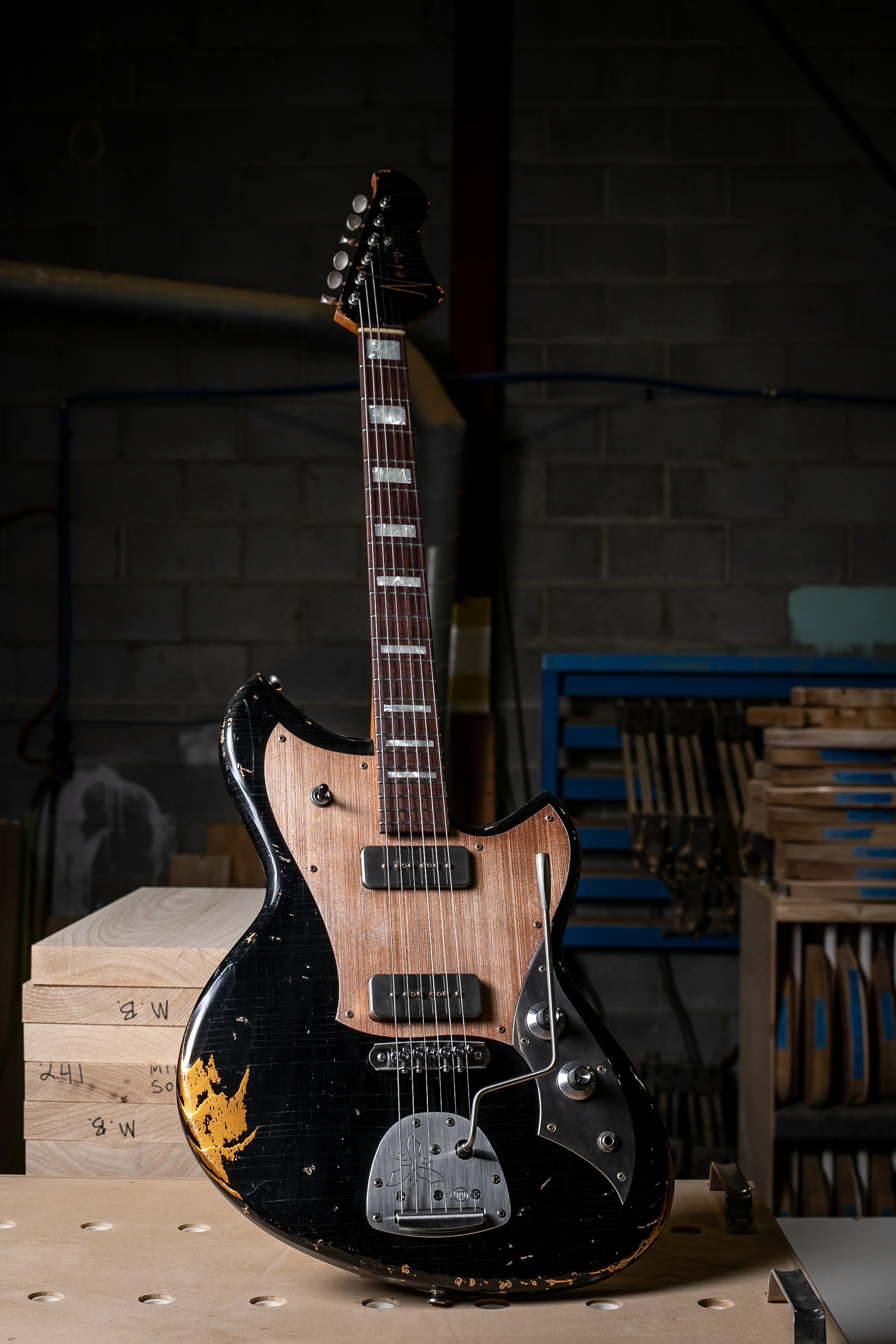 Novo Serus J in Bull Black over Aztec Gold - Image 2