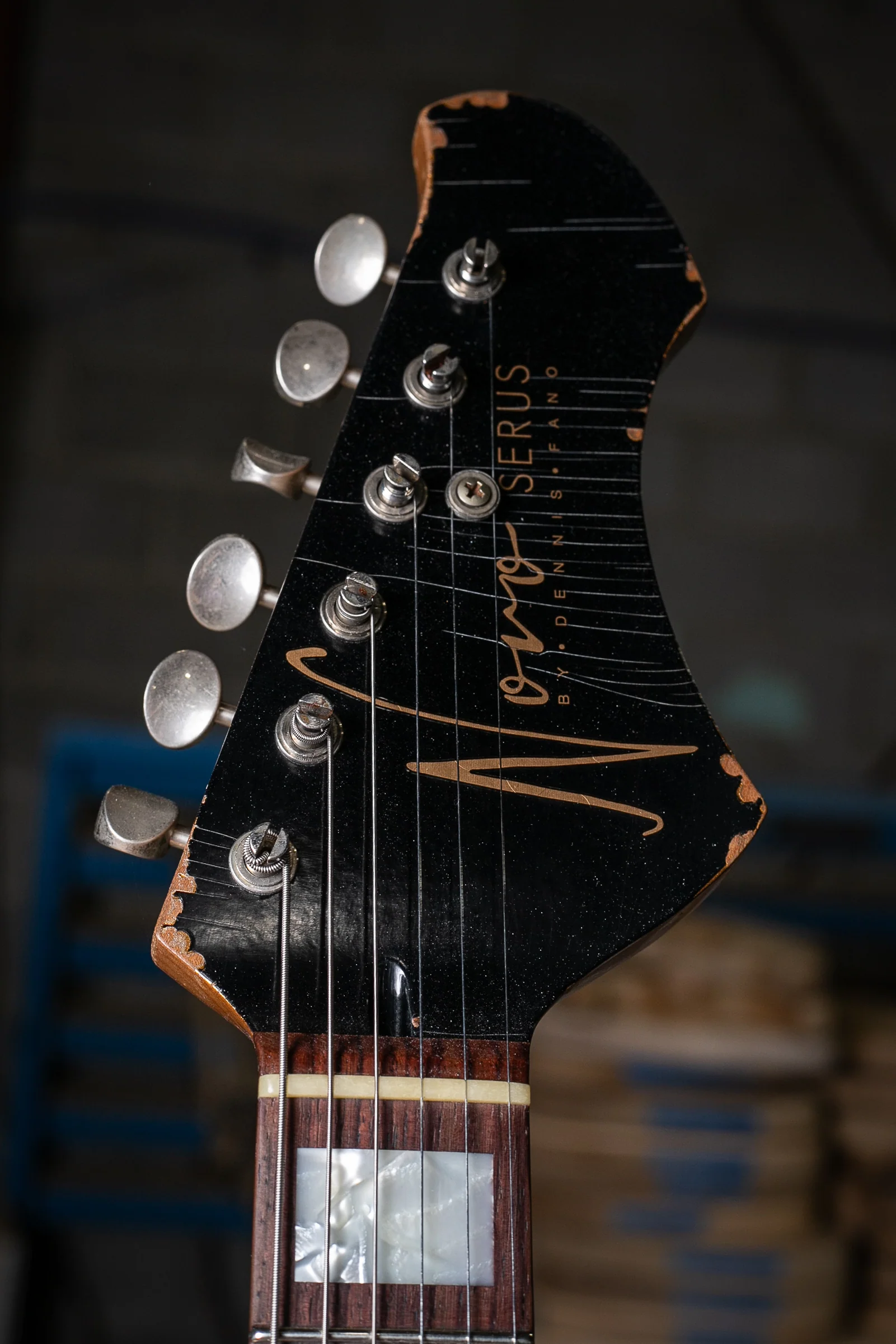 Novo Serus J in Bull Black over Aztec Gold - Image 5