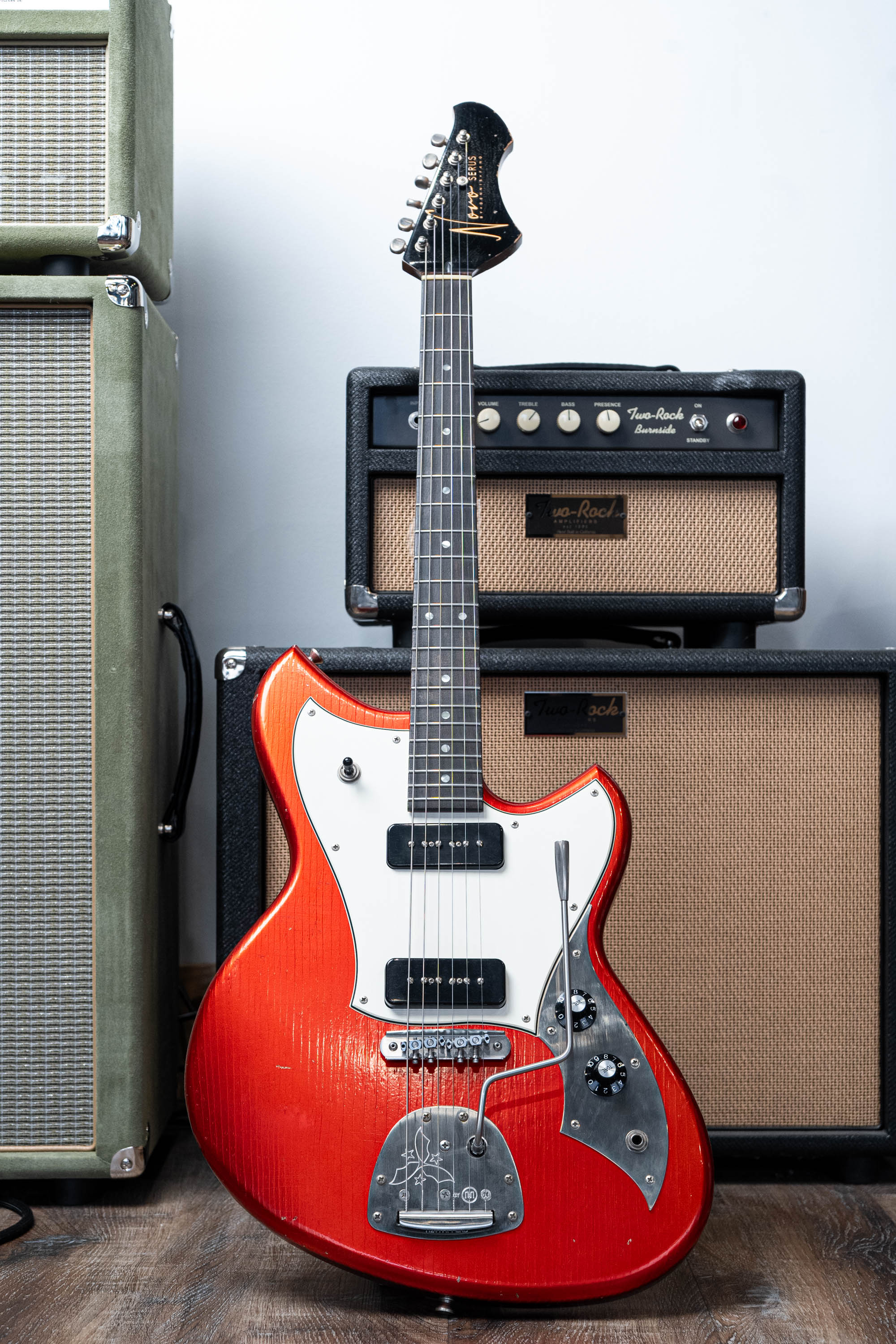 Novo Serus J in Candy Apple Red