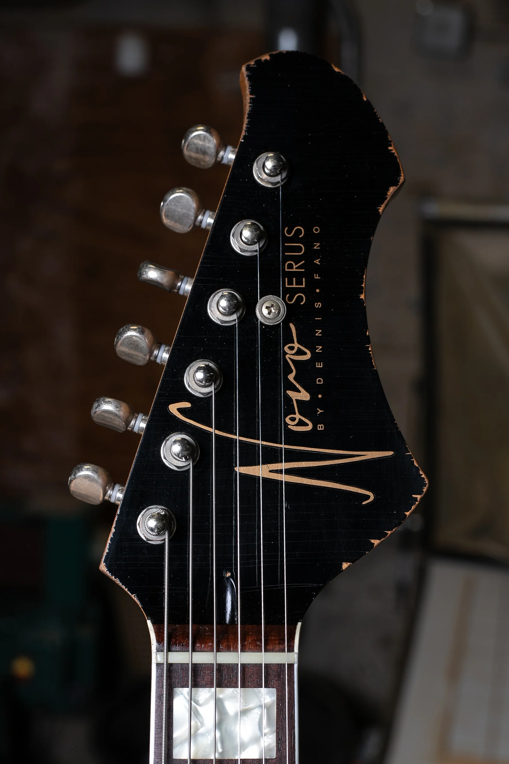Novo Serus P2 in Bull Black over Aztec Gold - Image 6