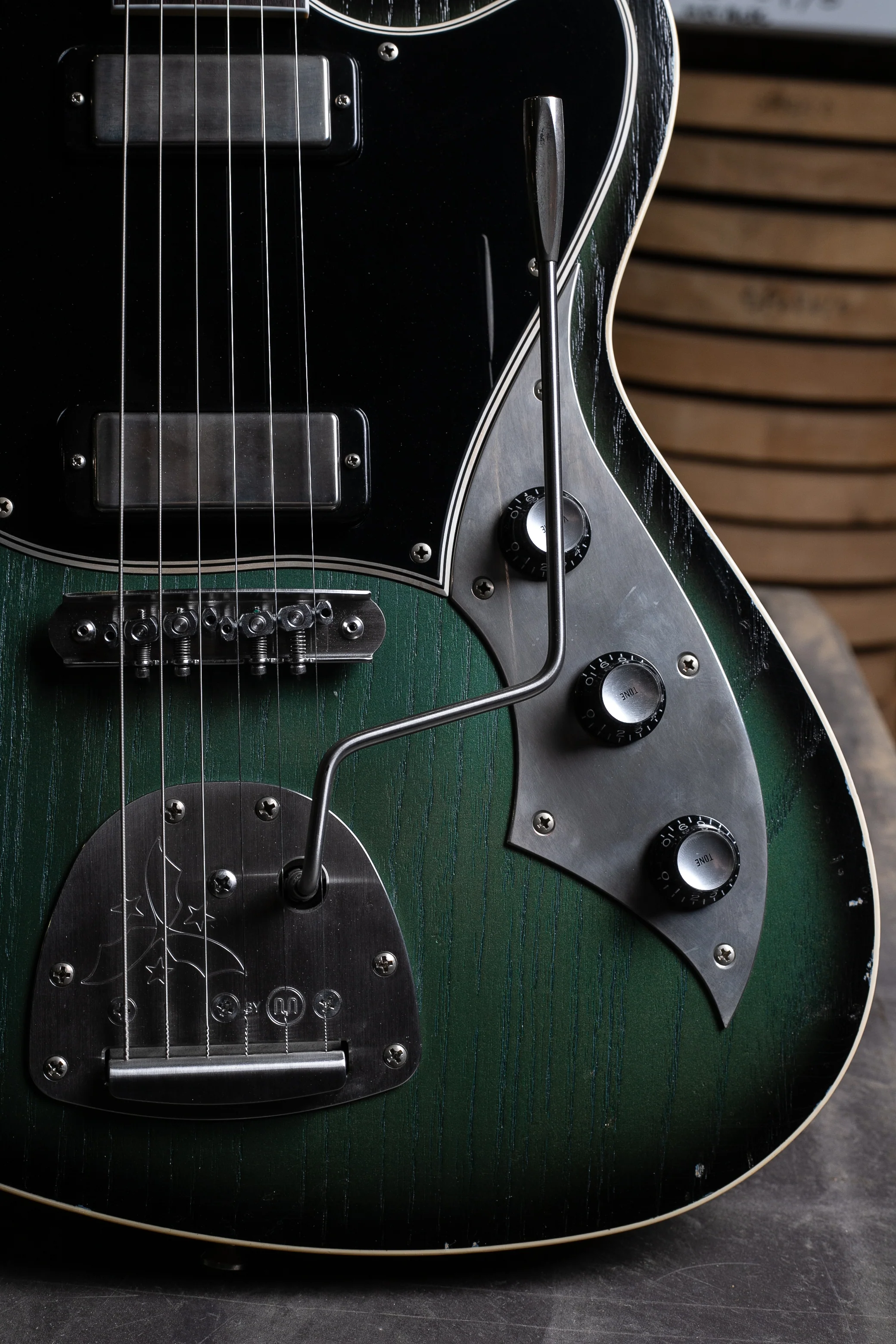 Novo Signature MIRIS J - Aged Pelham Burst w/ Amber Back & Sides (1 of 5) - Image 3