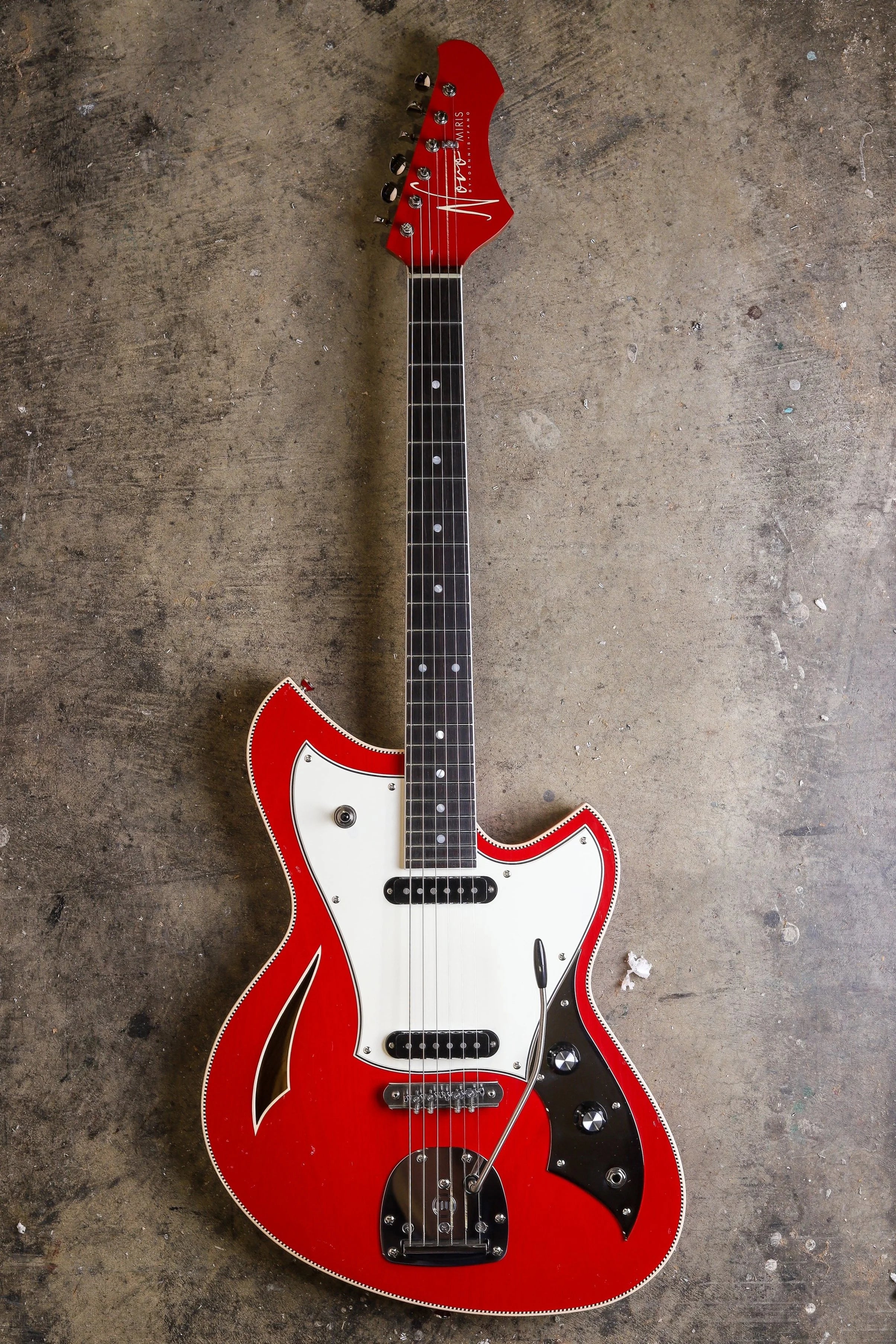 Signature MIRIS JG - Dakota Red (1 of 7)