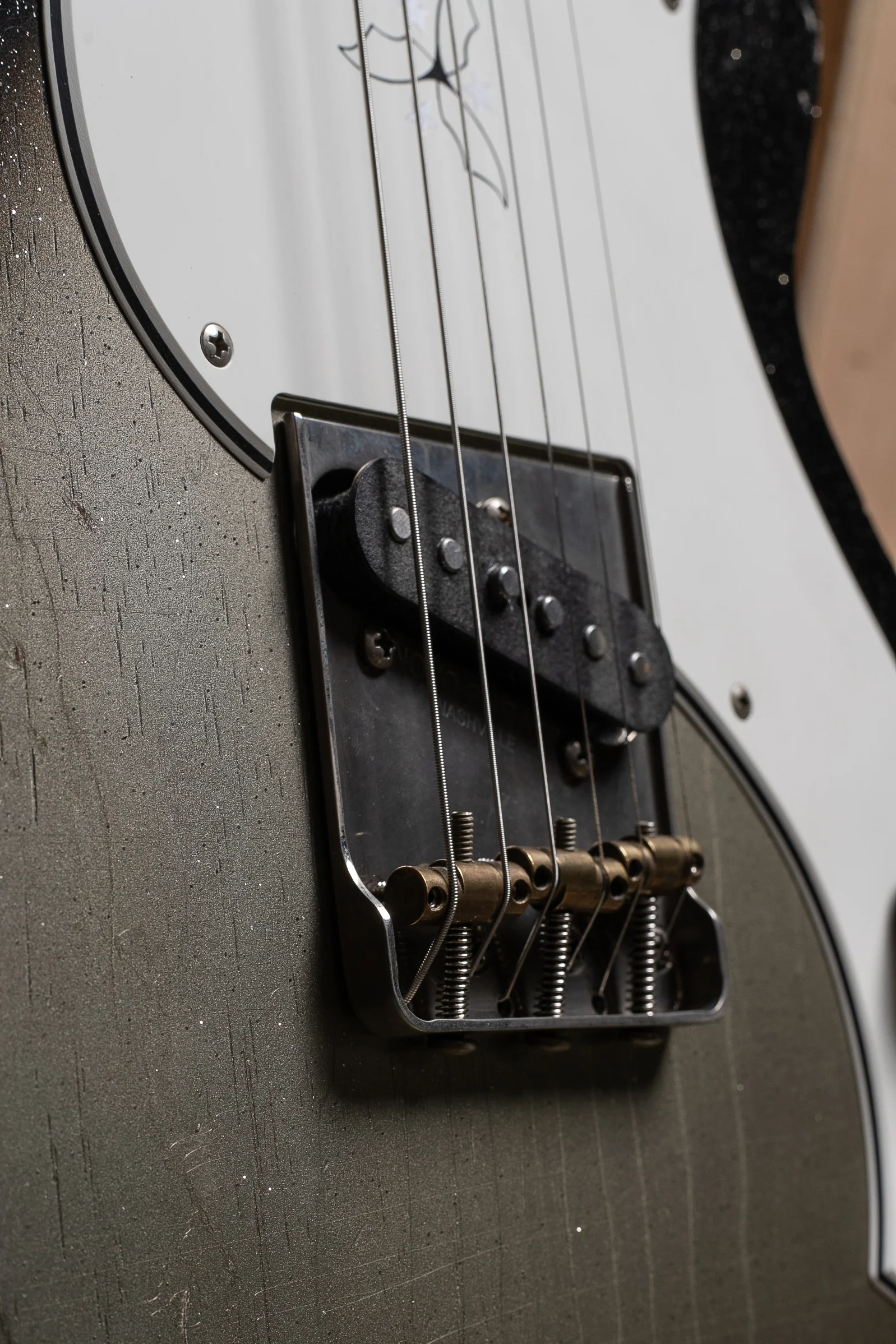 Signature SOLUS F1 - Inca Silvertone Burst - Image 5