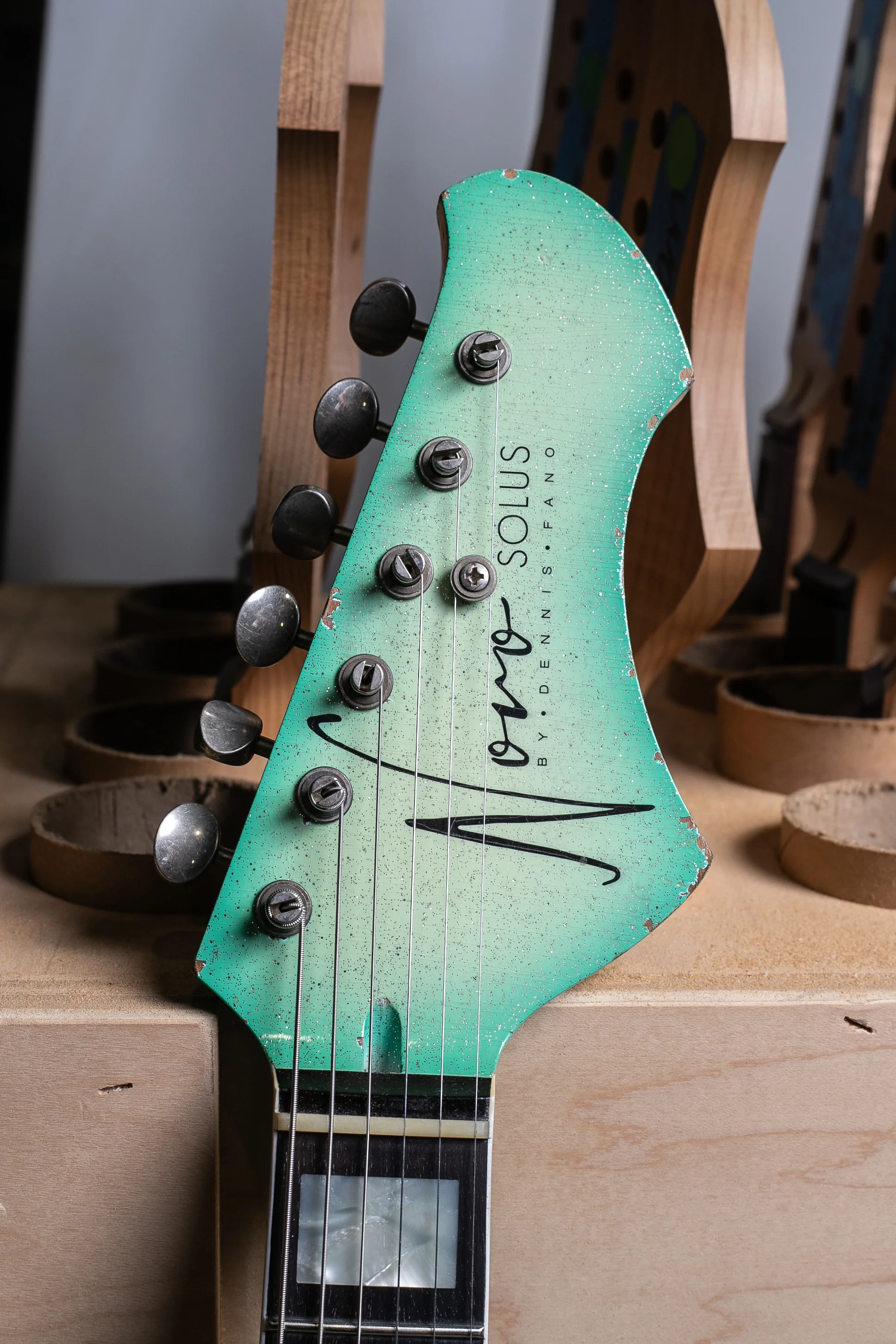 Signature SOLUS F1 - Seafoam Silvertone Burst - Image 8