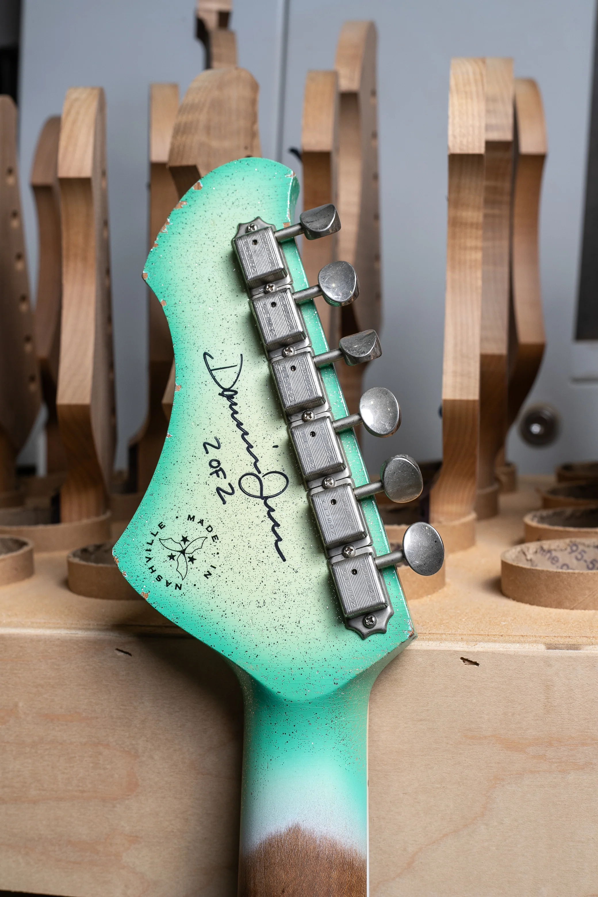 Signature SOLUS F1 - Seafoam Silvertone Burst - Image 9