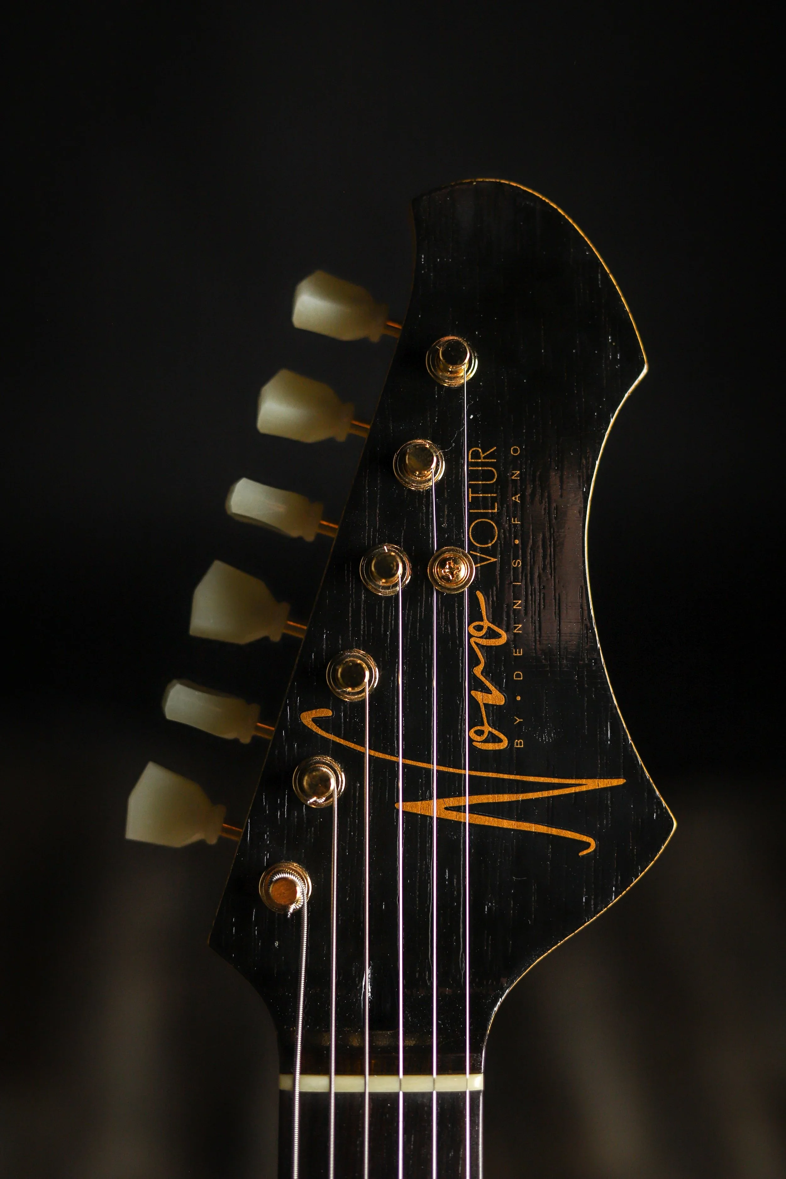 Signature VOLTUR DLX - Korina (4 of 6) - Image 5