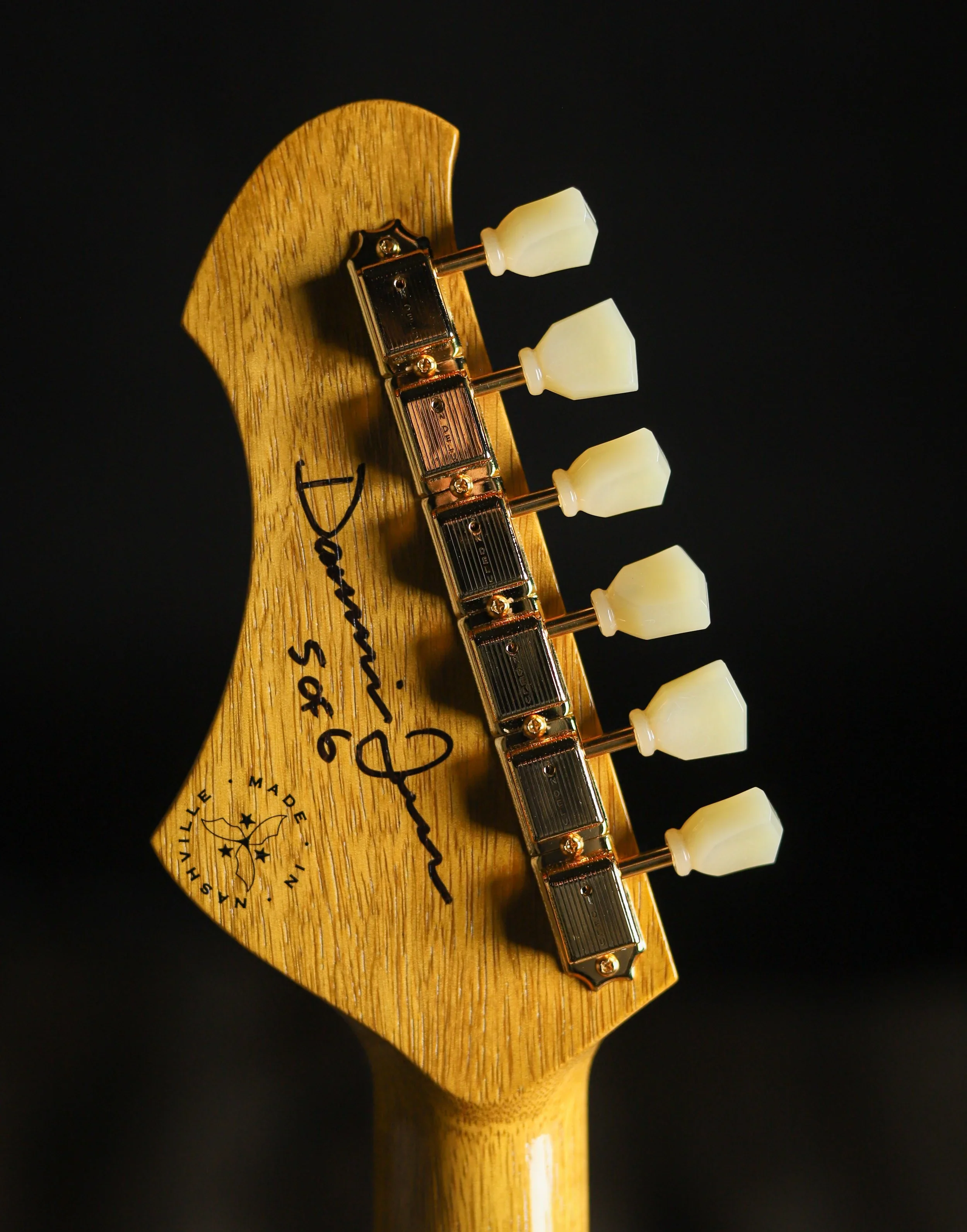Signature VOLTUR DLX - Korina (5 of 6) - Image 6