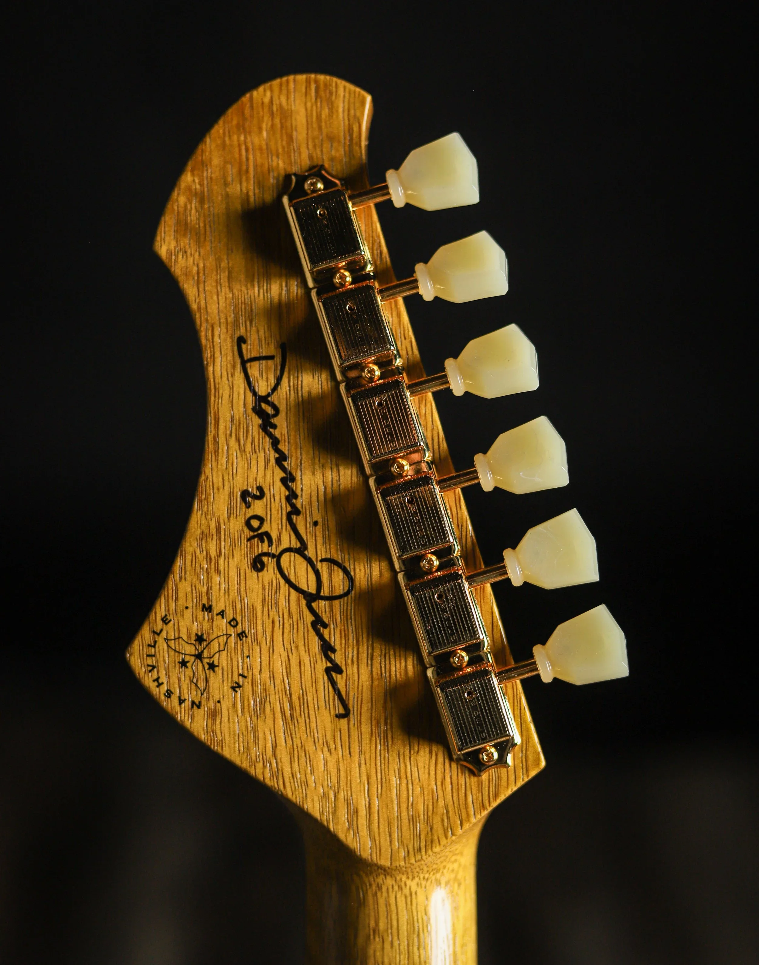 Signature VOLTUR DLX - Korina (2 of 6) - Image 6