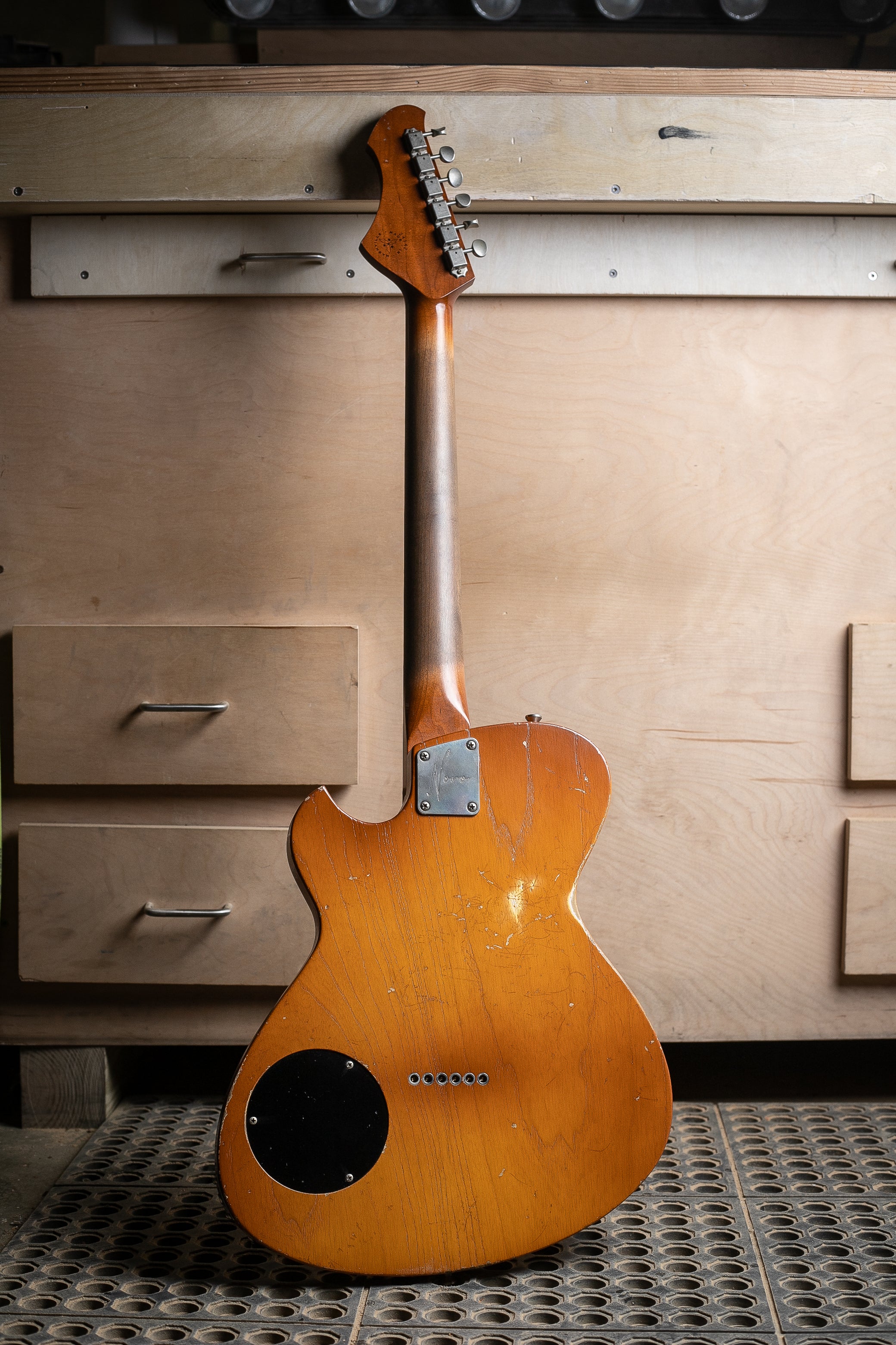 Novo Solus F2 in Nicotine Blonde - Image 3
