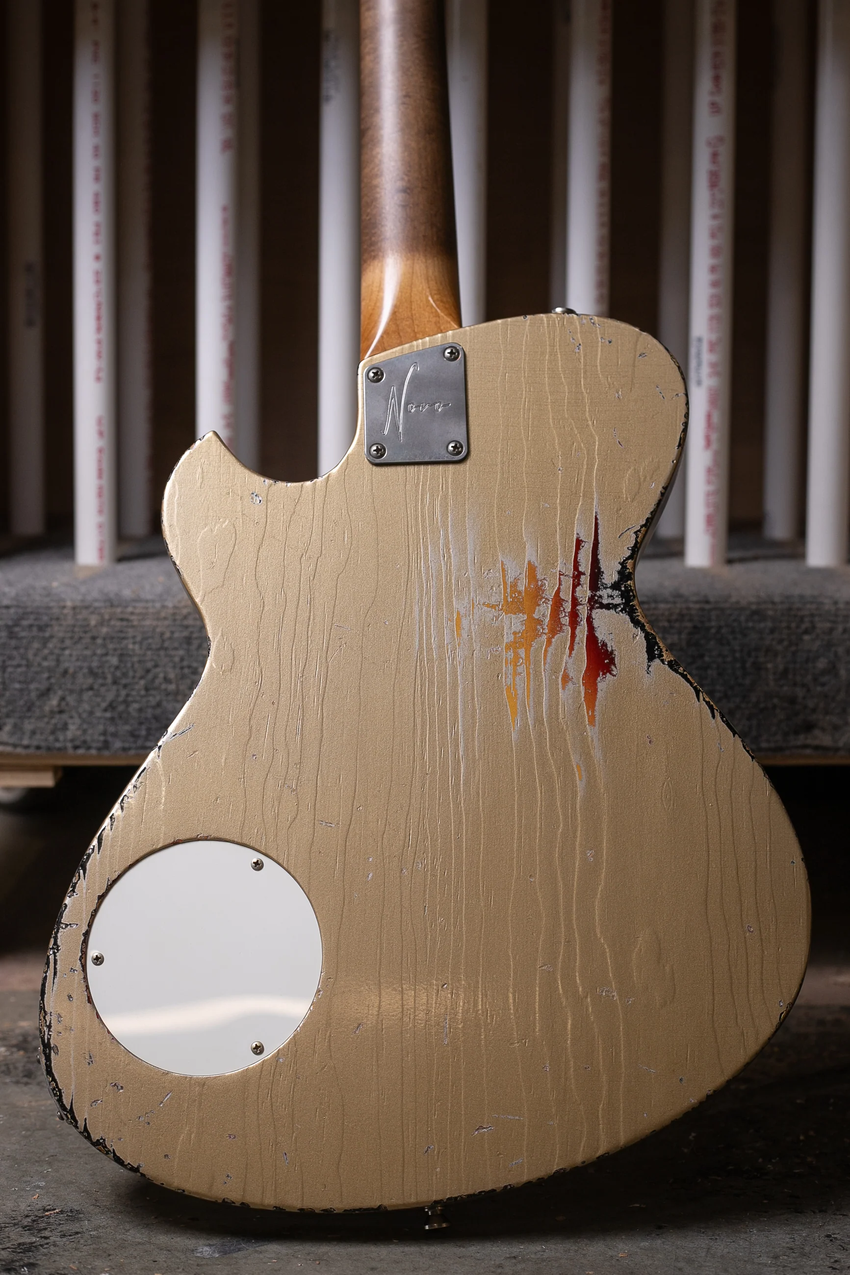 Novo Solus M1 in Shoreline Gold over '64 3-Tone Burst - Image 4