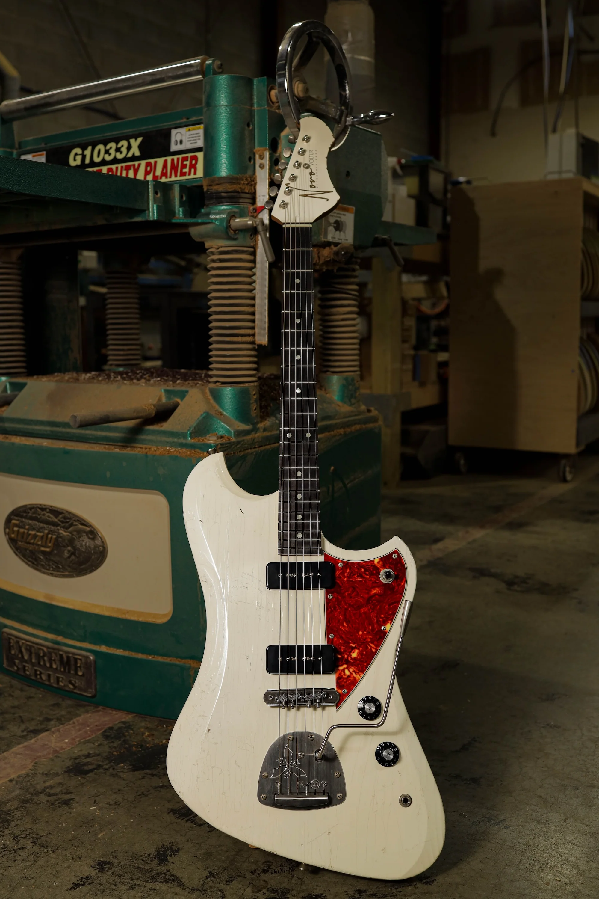 Novo Voltur J in Olympic White - Image 2