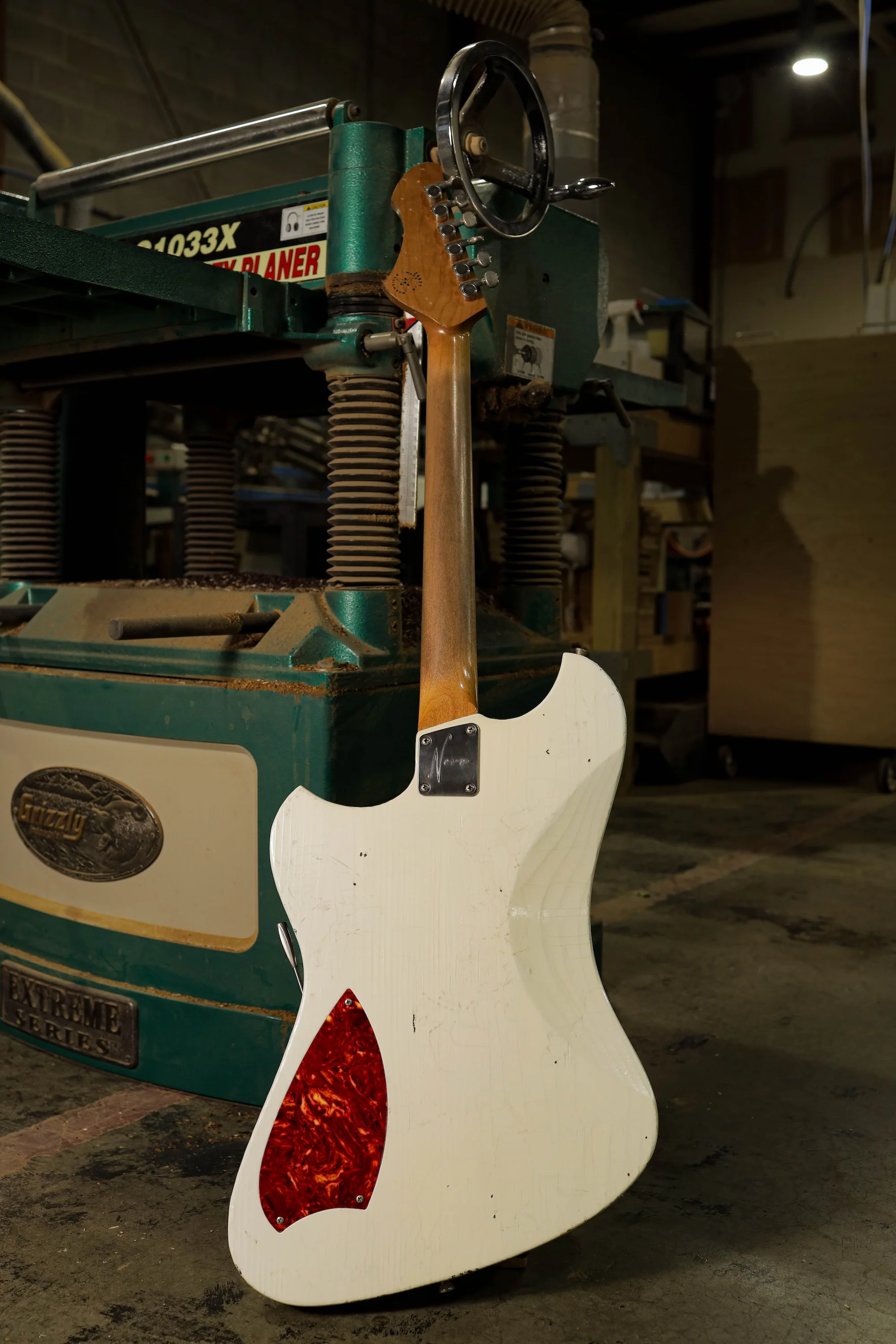Novo Voltur J in Olympic White - Image 3