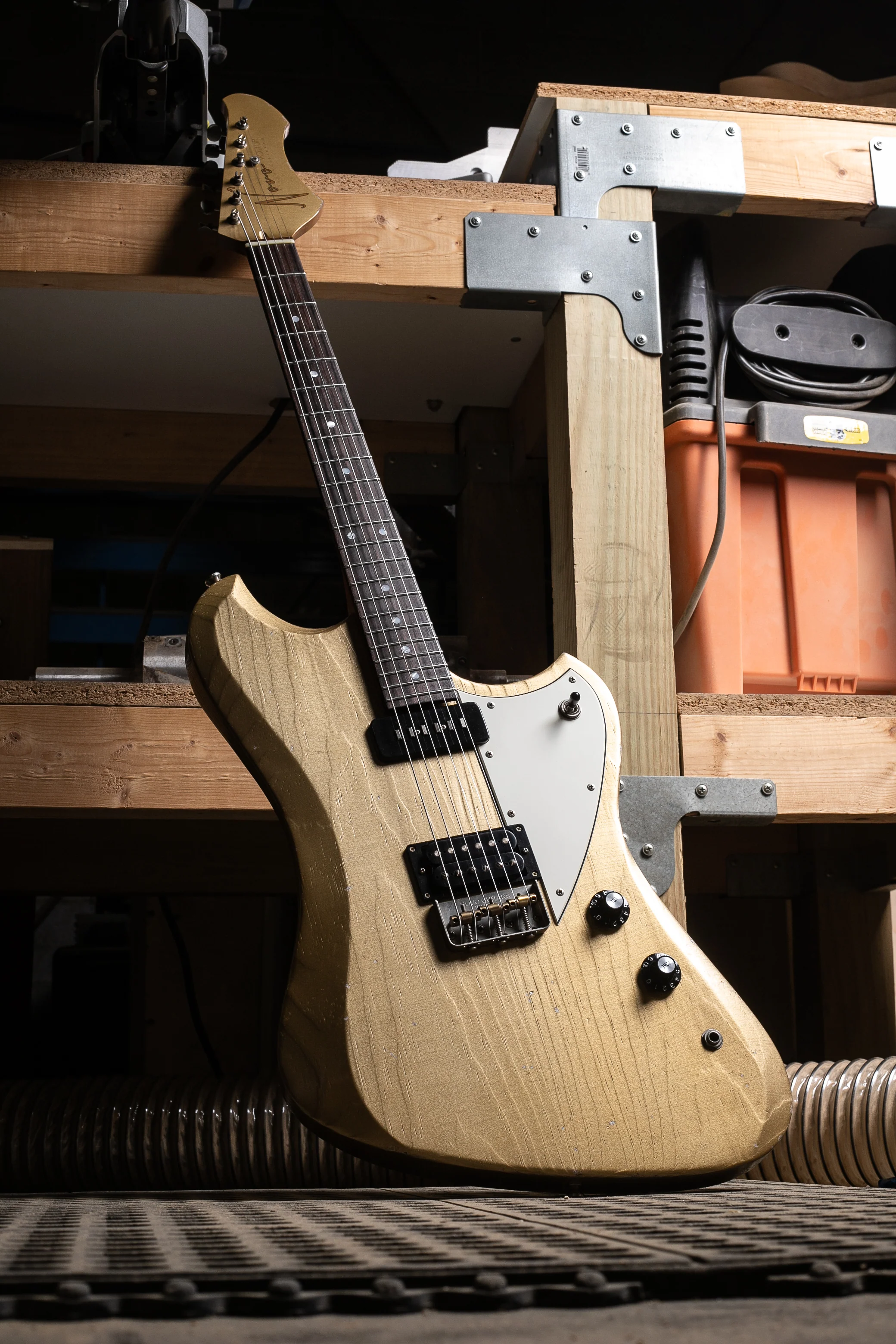 Novo Voltur V2 in Shoreline Gold - Image 2