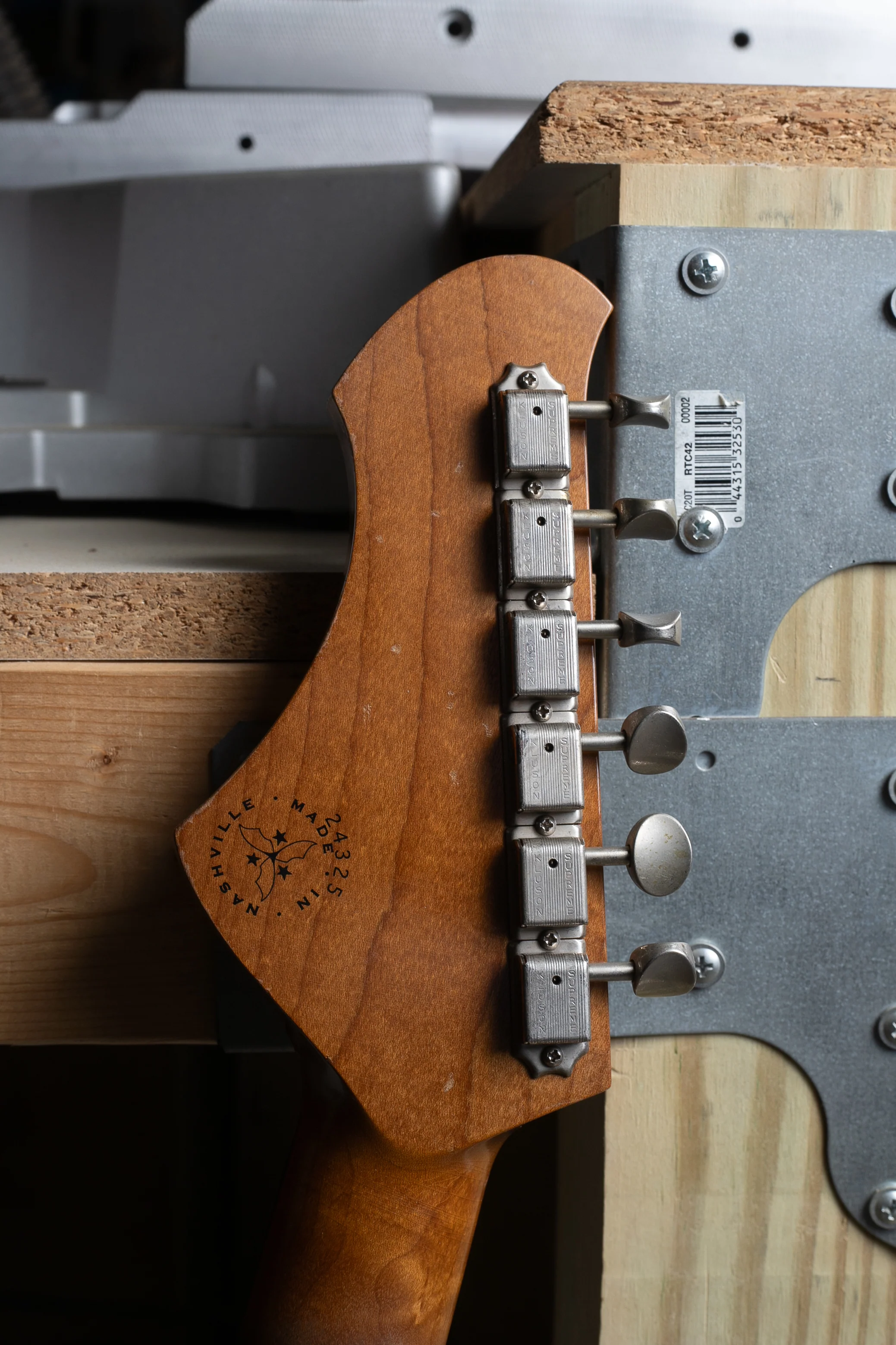 Novo Voltur V2 in Shoreline Gold - Image 6