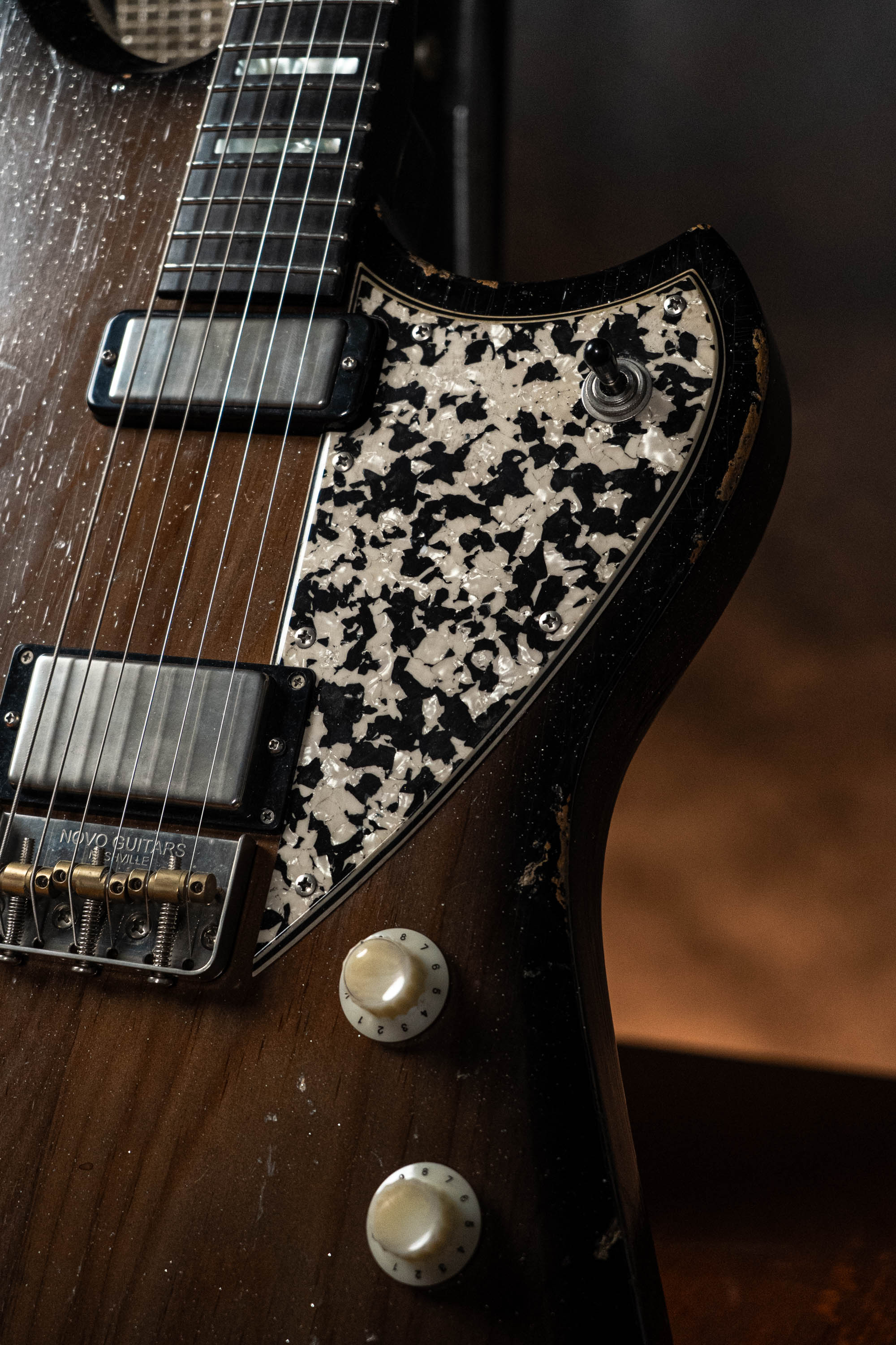 Signature Voltur - Trans Black Silvertone Burst (2 of 2) - Image 3
